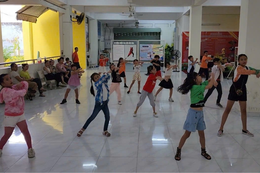 Lớp học nhảy tại Liên đoàn lao động quận 11