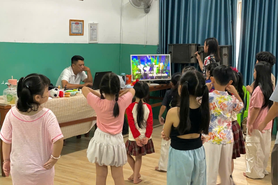 Trẻ đều biết hát sau khi học nhảy